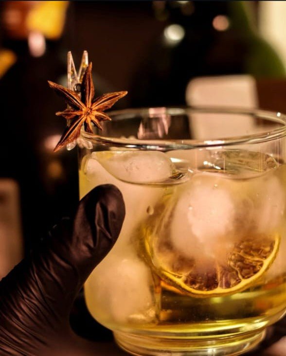 Garnishes & Dreams Premium Whole Star Anise Cocktail Garnish (1oz) – 100% Natural Handcrafted Spice for Martinis, Gin & Tonic & Mixology - Garnishes and Dreams